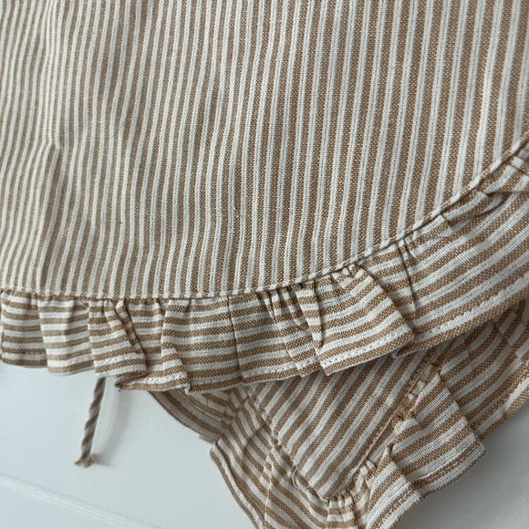 Striped Ruffle Collar - Picture 4 of 4